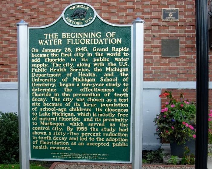 fluoridation-historic-sign